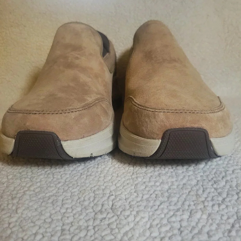 Skechers Arch Fit 2.0 Engrain Lt. Brown Suede - Men's size 7